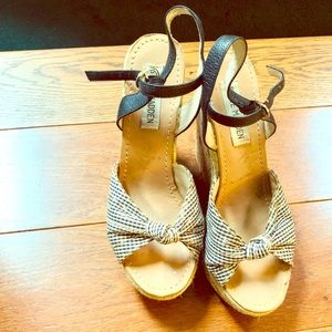 Steve Madden Leather, fabric and cork with hemp.